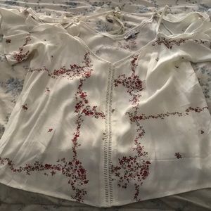 Current Air woman’s cold shoulder too